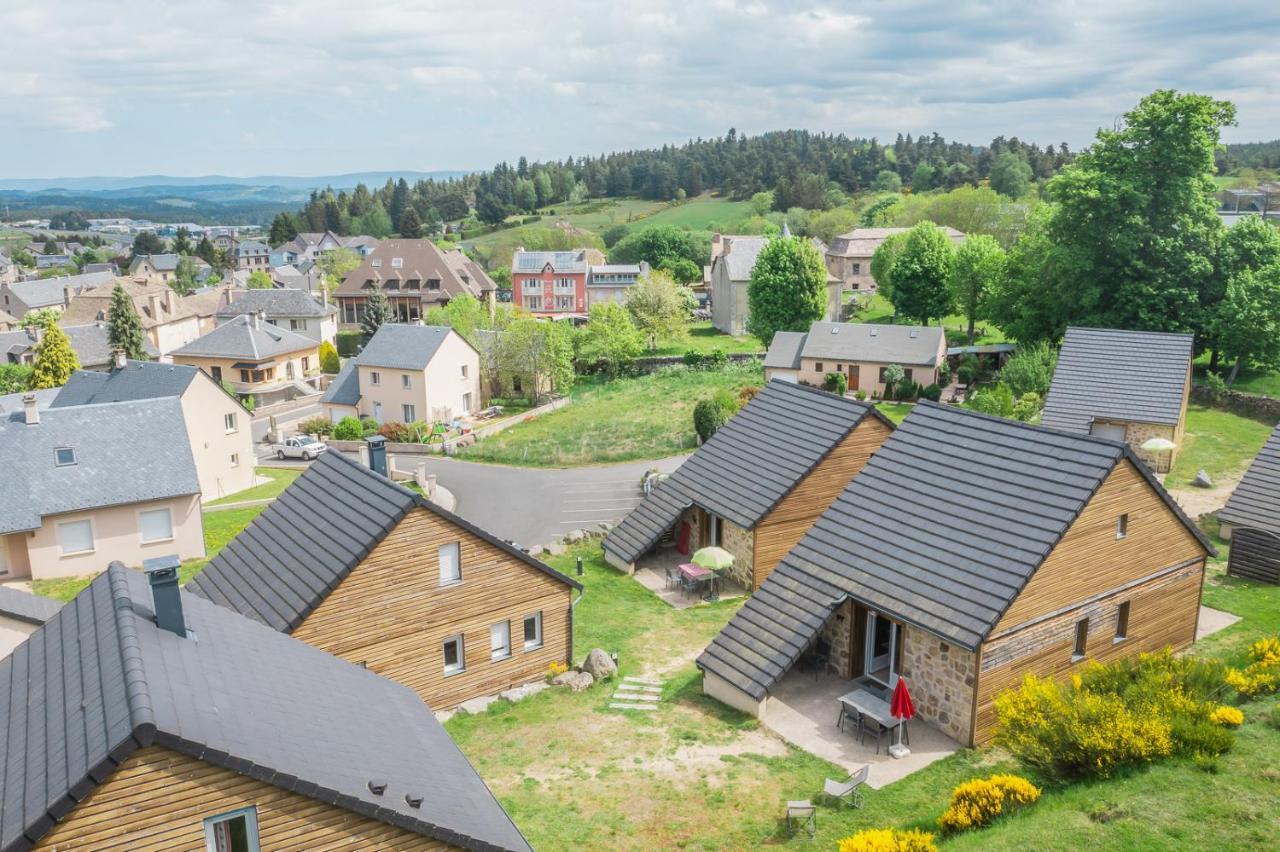 Village De Gites Les Chalets De L'Aubrac Aumont-Aubrac Exterior foto